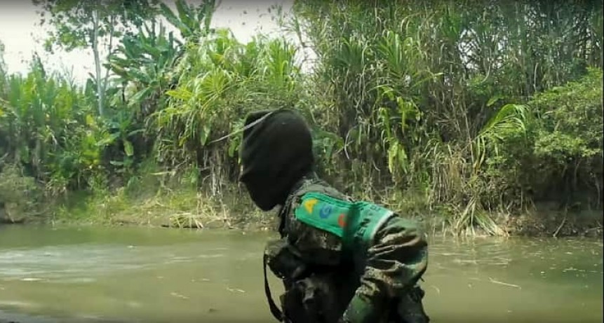 ¡SOS! Comando de las AGC  patrulla sin problemas entre Nariño -Antioquia- y el Departamento Caldas