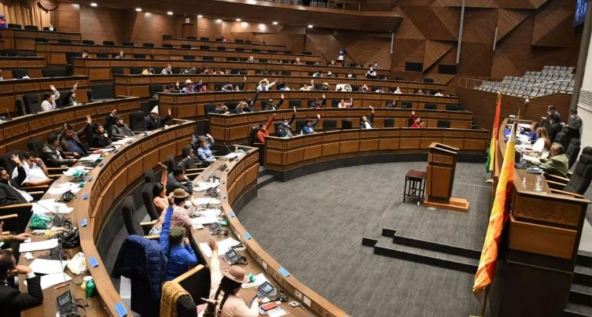 El congreso de Bolivia rechazó dos contratos de explotación del litio propuestos por Luis Arce con empresas de China y Rusia