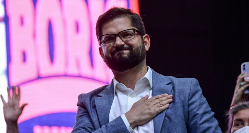 Boric invitó a su toma de posesión en Santiago al escritor nicaragüense Sergio Ramírez