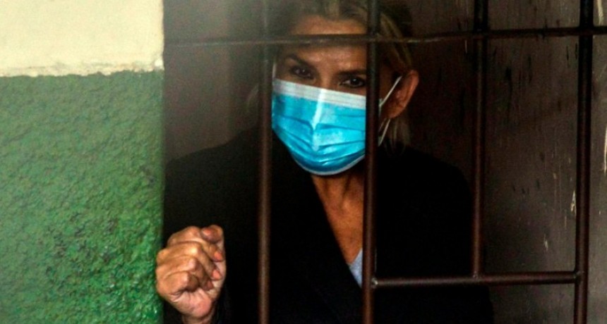 La justicia resolvió que Áñez siga en prisión preventiva al menos tres meses más