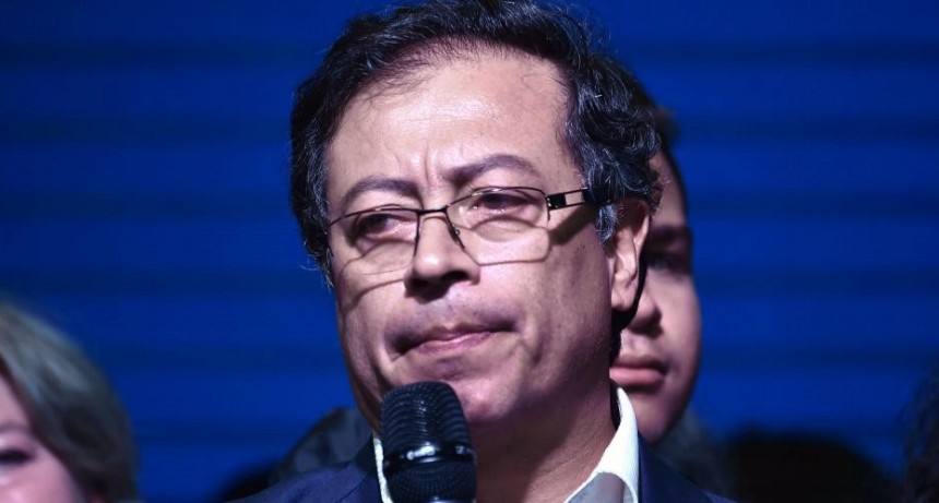 Convocaré a los Colombianos a la Paz y no a la guerra como ha hecho el ex Presidente , dijo Gustavo Petro