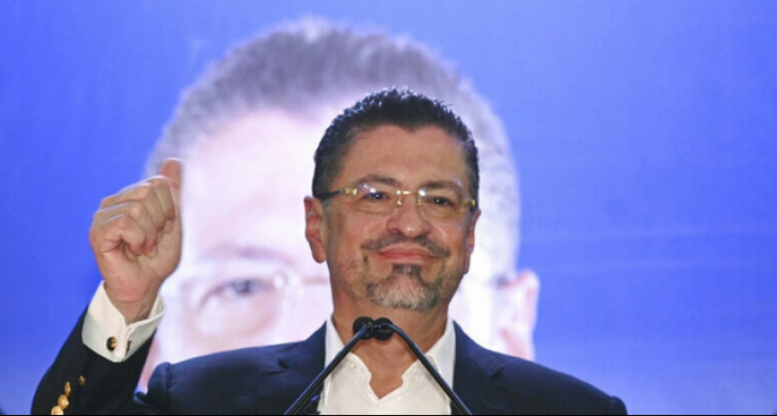 Rodrigo Chaves gana la presidencia de Costa Rica obligado a tejer alianzas