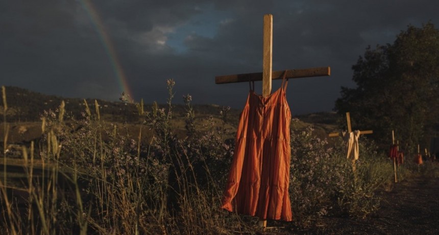 Una imagen sobre niños indígenas desaparecidos fue nombrada como la foto del año