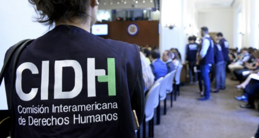Alertan sobre riesgos de criminalización a ejercicios legítimos de la libertad de expresión en El Salvador  