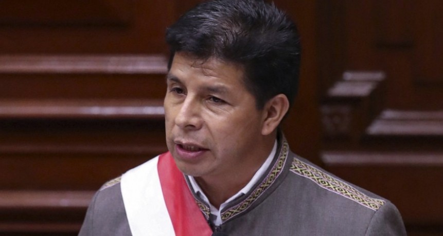 Castillo convocó a otros cinco presidentes sudamericanos a una reunión sobre los migrantes