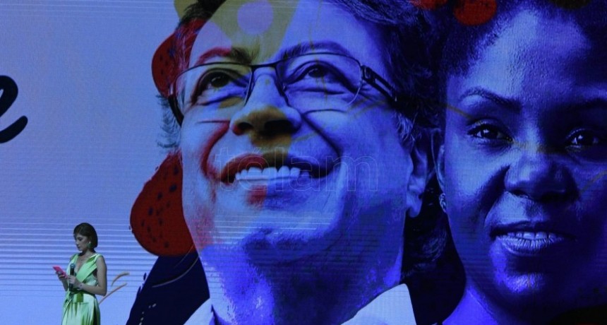 Colombia celebra un pacto histórico