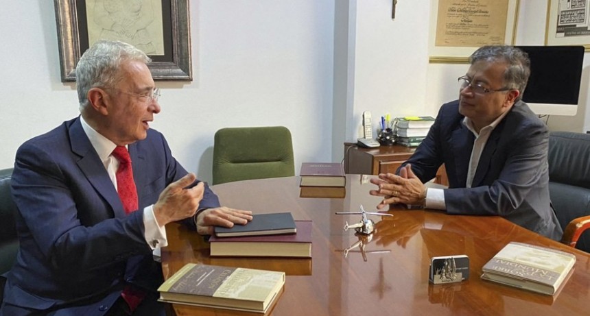 Petro y Uribe se reunieron para avanzar en el acuerdo nacional