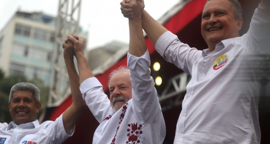 Lula se mantiene como amplio favorito para ganar en primera vuelta en Brasil