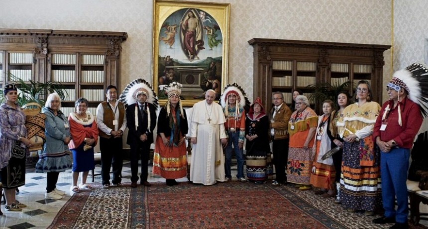 Cómo eran los internados para indígenas por los que Francisco pide perdón en Canadá