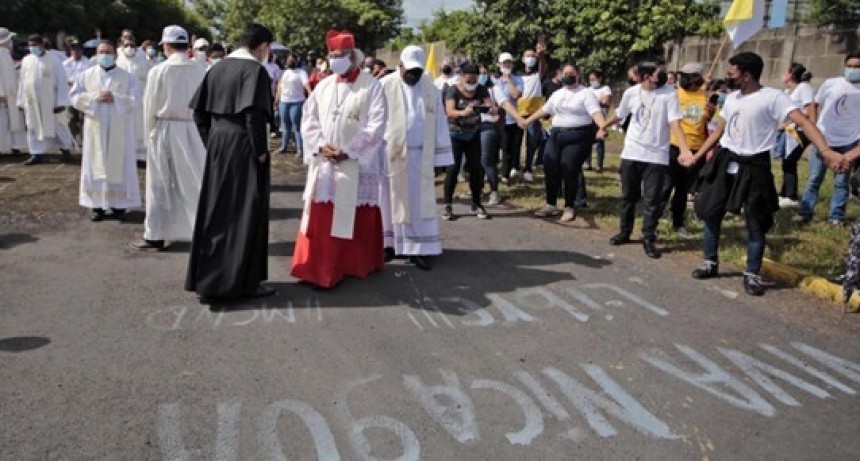 Iglesia católica busca salida a situación de obispo retenido en Nicaragua