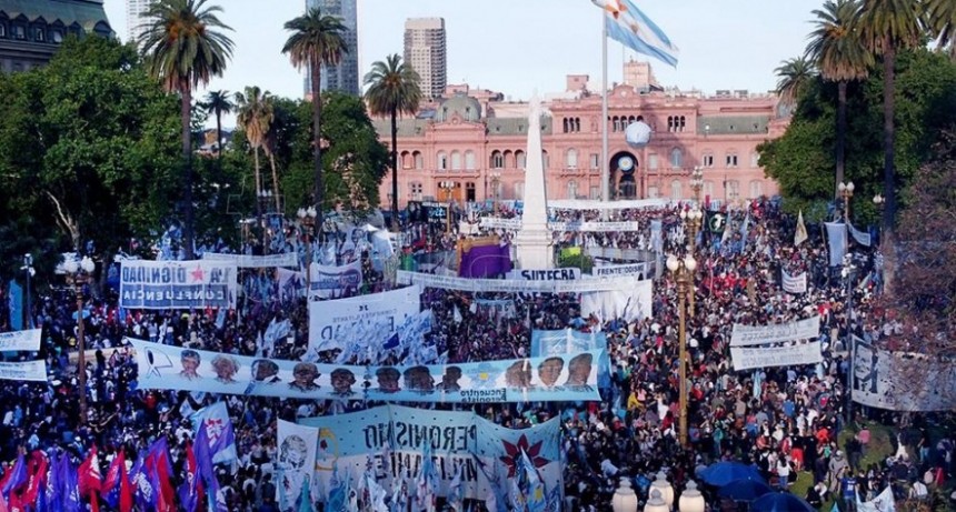 Dios ha muerto y la democracia perdura