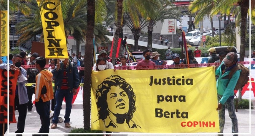 Ex oficial de inteligencia militar entrenado en EEUU condenado a 22 años por el asesinato de Berta Cáceres