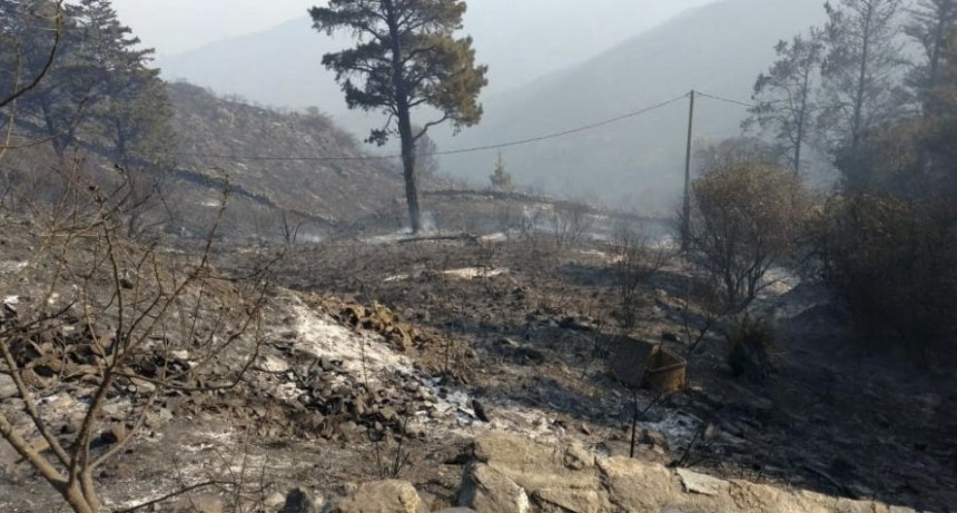 Detenidos, rutas cortadas y un rally suspendido por los incendios en Córdoba