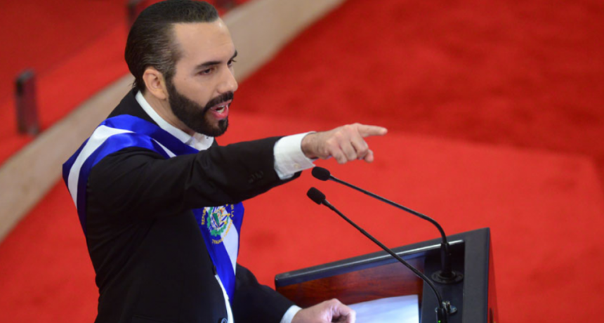Bukele firma acta de defunción de la democracia