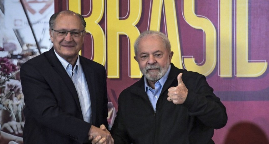 Lula subió dos puntos y se acerca a la victoria sin necesidad de balotaje, según una encuesta