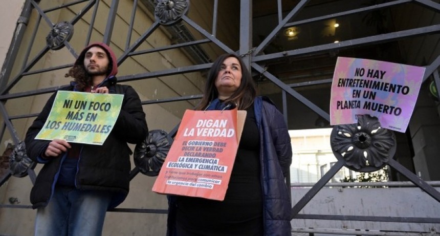 Ambientalistas se encadenaron por una Ley de Humedales