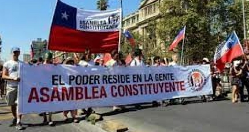 En nombre de Dios, Chile a optado por una Constitución democrática