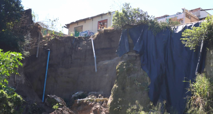 “Tengo miedo que un día mi casa se vaya al barranco, hagan algo por favor”
