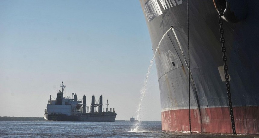 Cosechas robadas: empresas del agronegocio evaden millones de dólares vía Uruguay