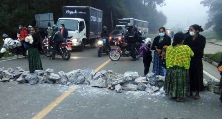 Campesinos e indígenas de Guatemala continúan en protesta