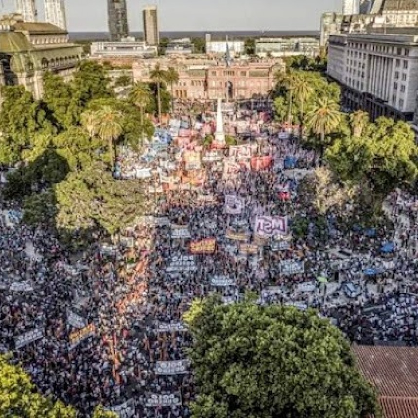 Plaza de Mayo: contundente veredicto popular contra el FMI