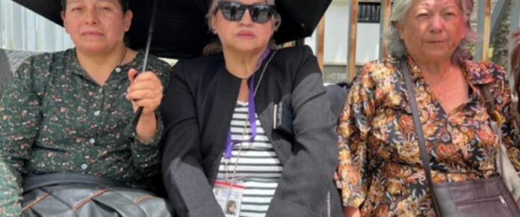 Madres de jóvenes con créditos educativos en Ecuador piden eliminar intereses